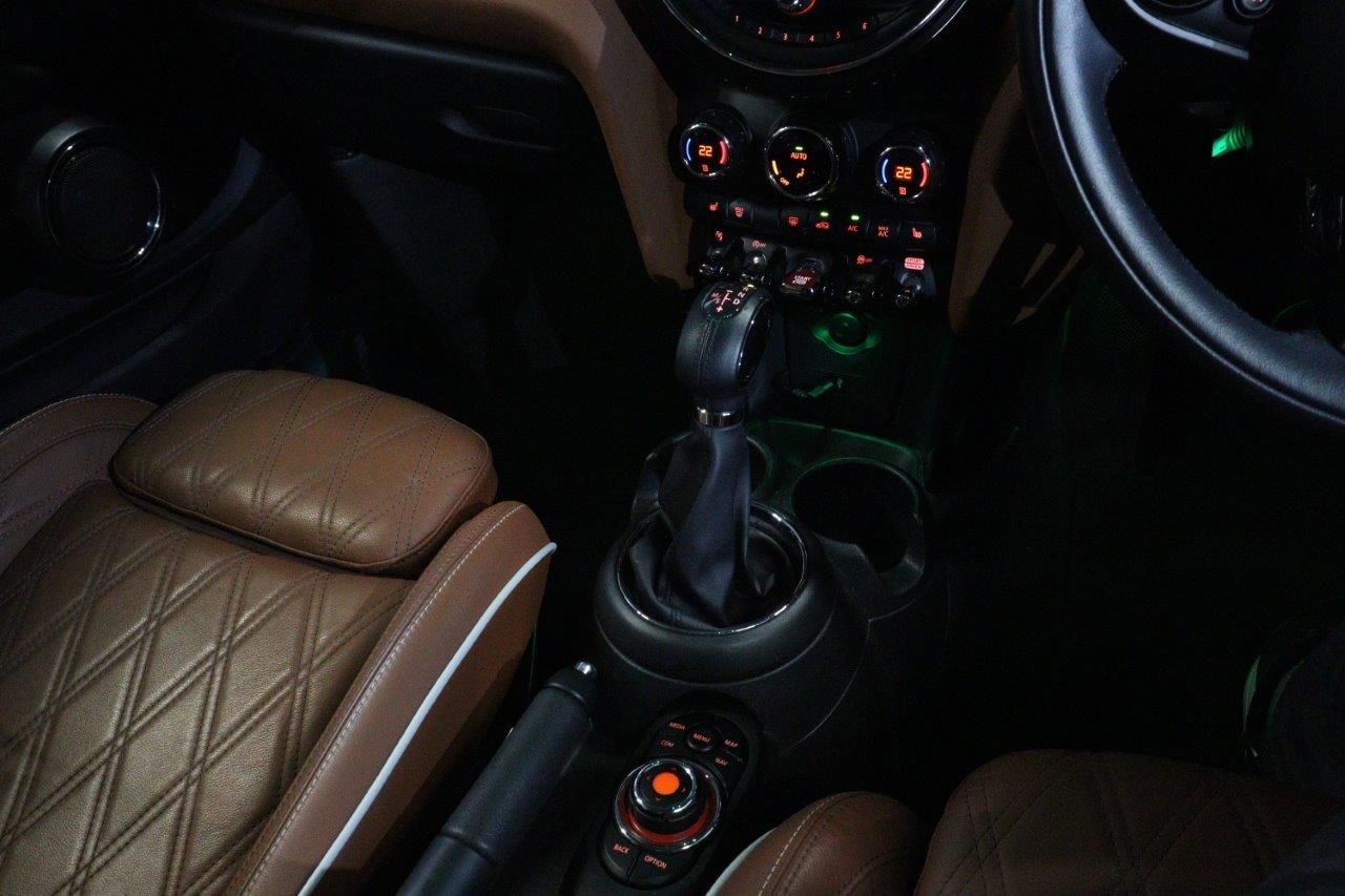 F56 COOPER S D(AT)