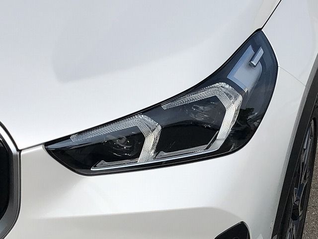 U11 iX1 xDrive30