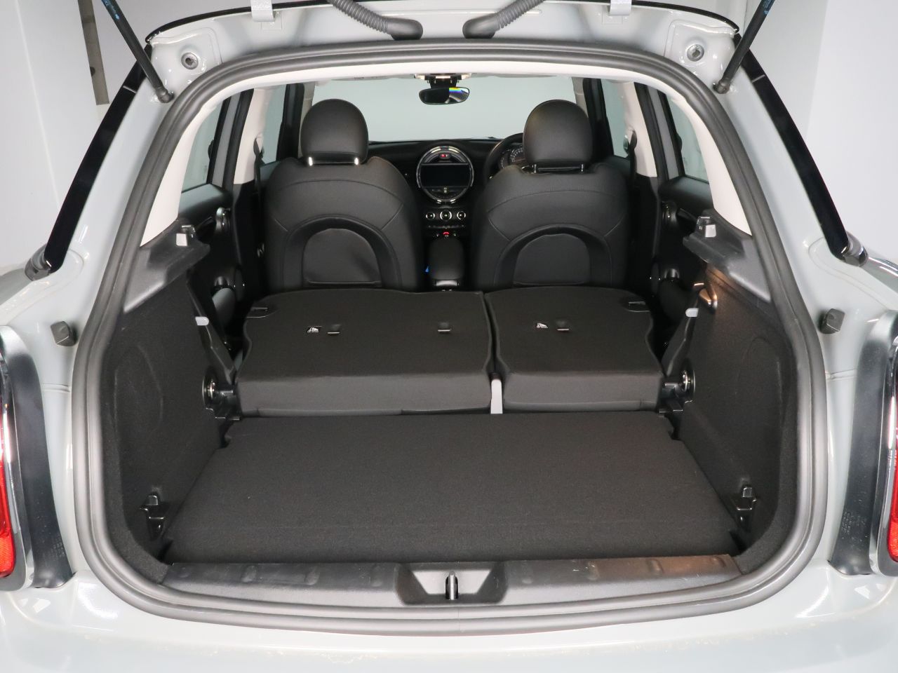 MINI F55 Cooper D 5dr Hatch LCI