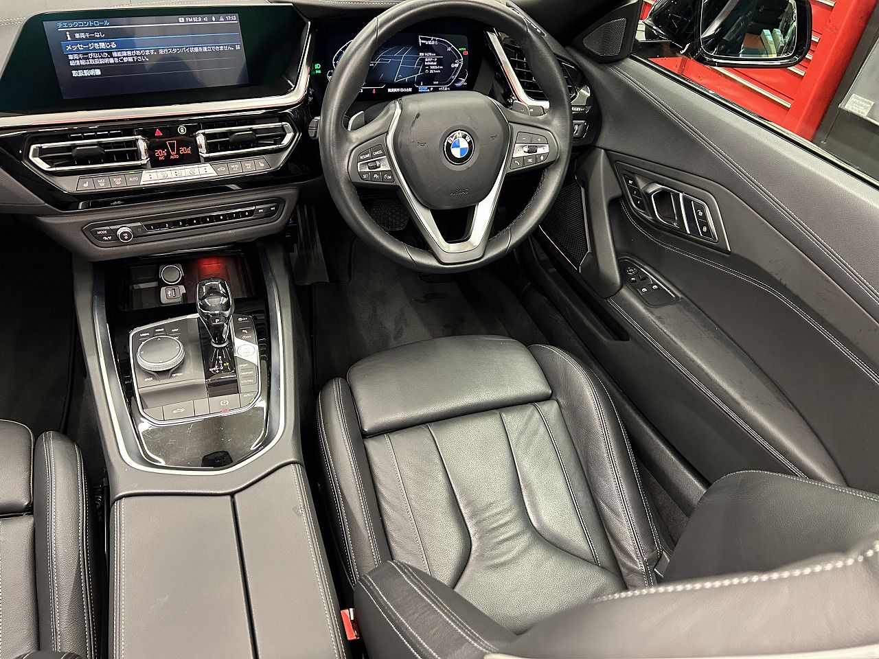 G29 z4 sDrive20i RHD