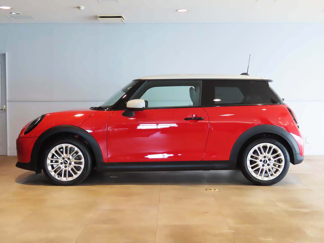 F66 MINI Cooper C 3Dr