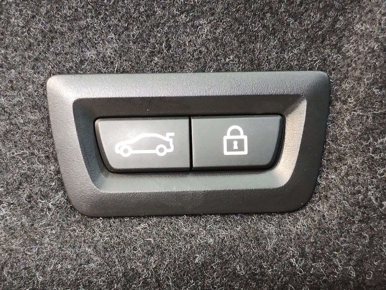 G20 330i Saloon RHD MX