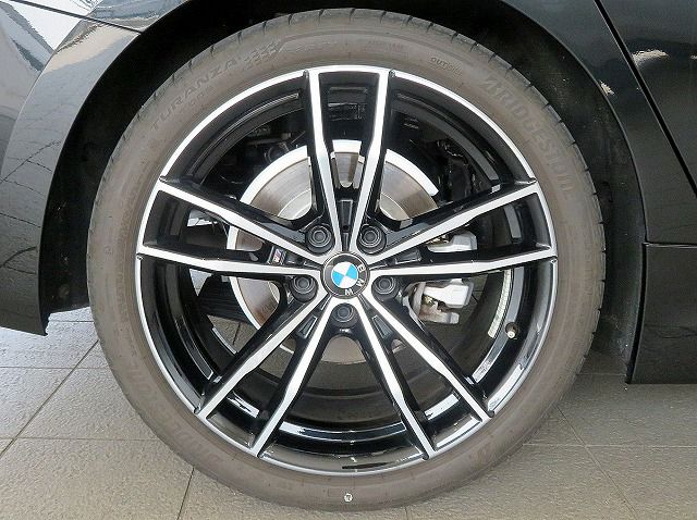 G20 320d xDrive RHD Saloon