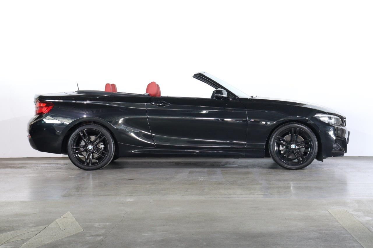 220I CABRIOLET RHD