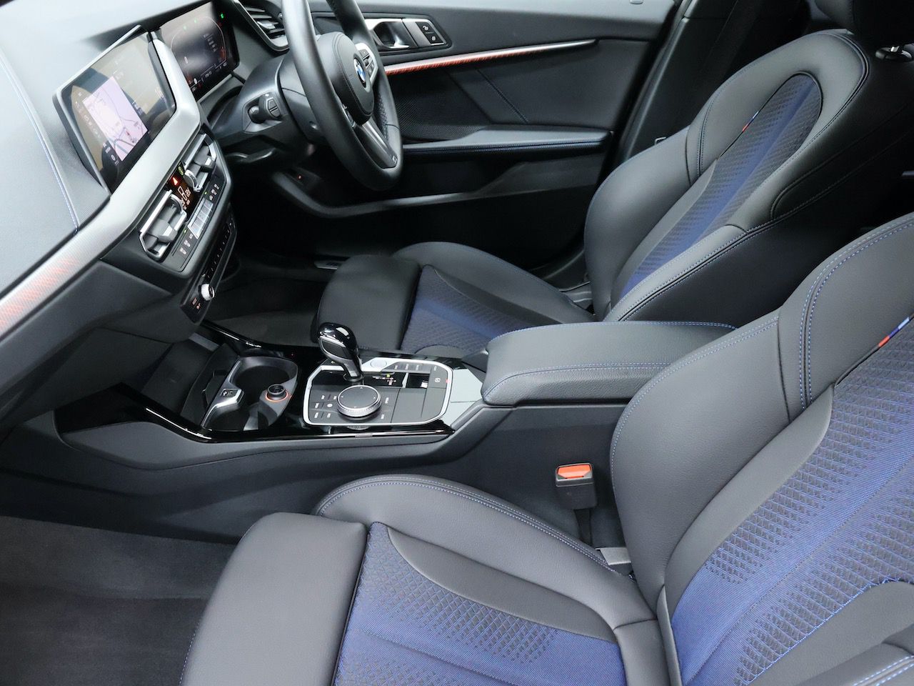 F40 118d Sports Hatch 5-door B47 2.0d