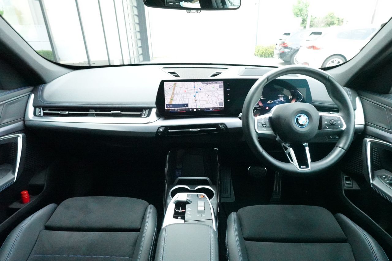 U11 iX1 xDrive30