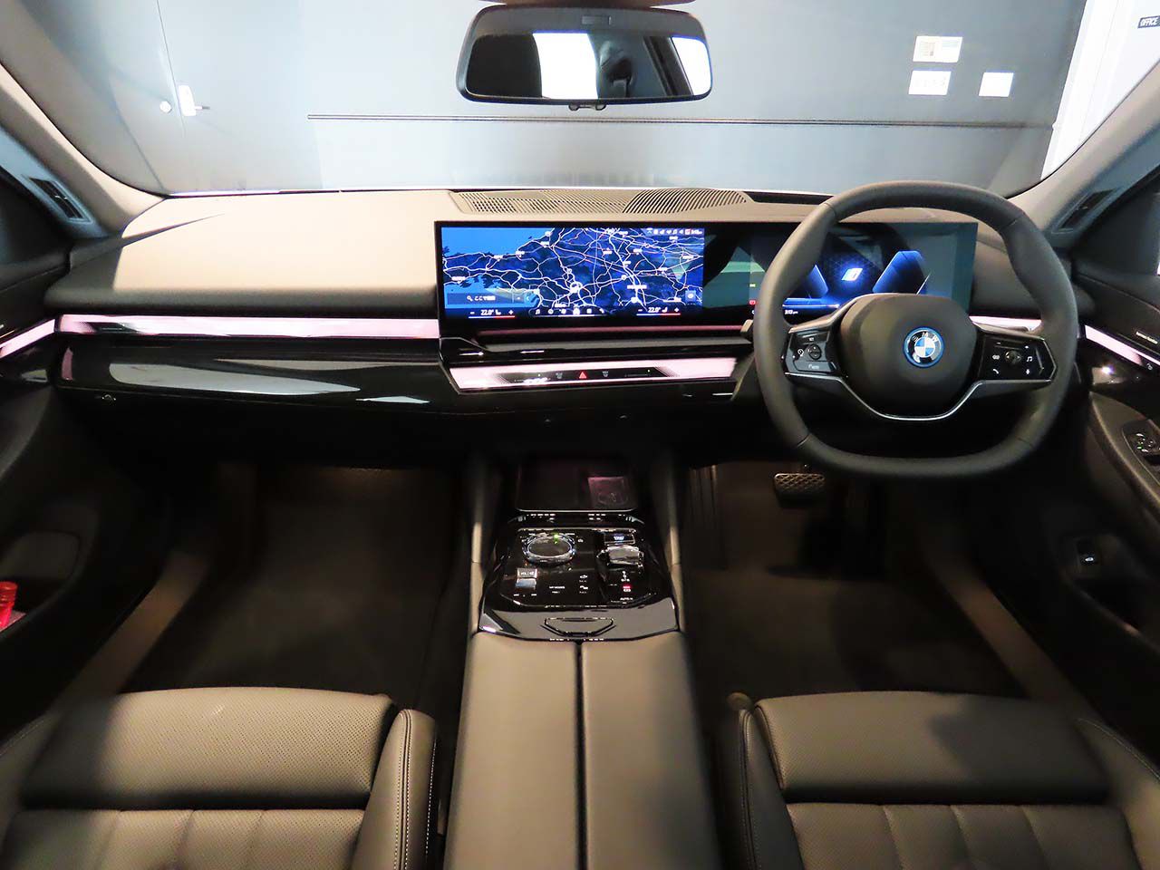 BMW i5 eDrive40 Sedan RHD