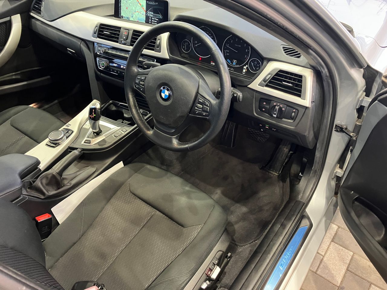 330E IPERFORMANCE SEDAN RHD