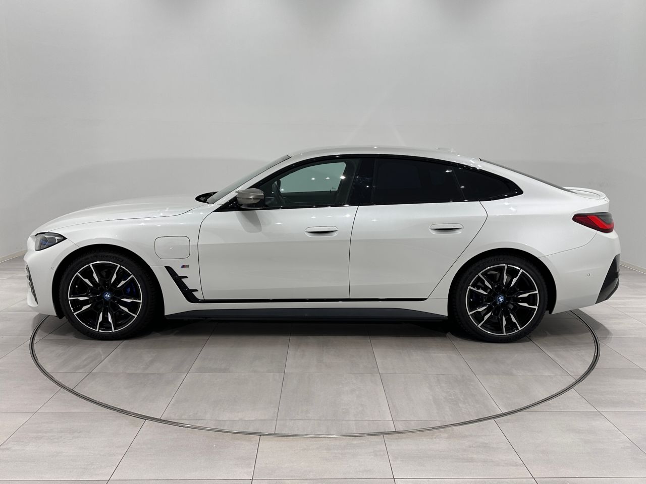 G26 i4 M50 RHD