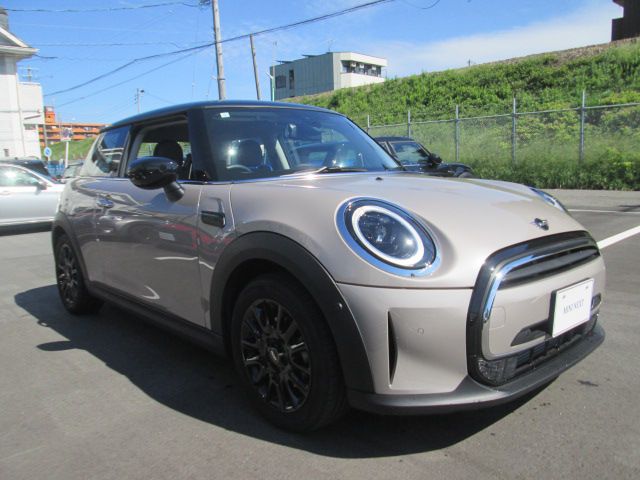 MINI Cooper F56 RHD