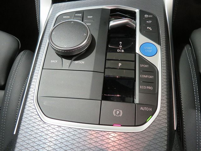 G26 i4 eDrive40 RHD
