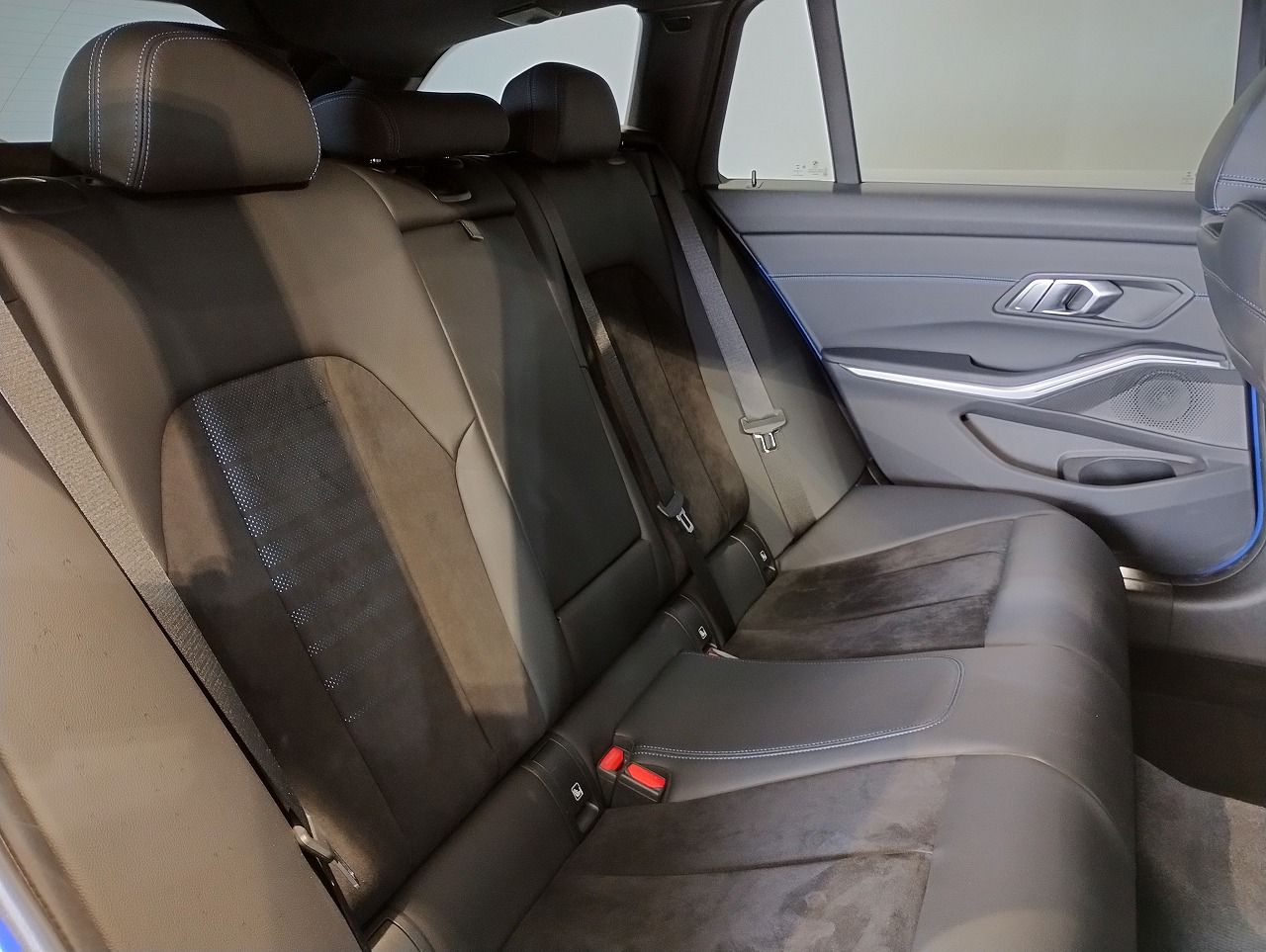 G21 320i RHD