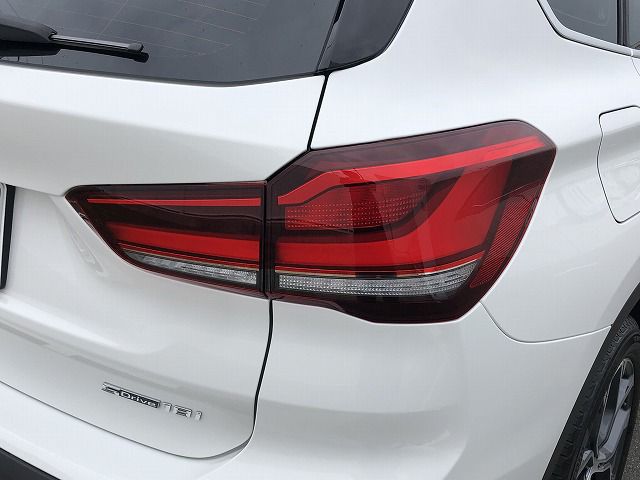 X1 sDrive18i RHD