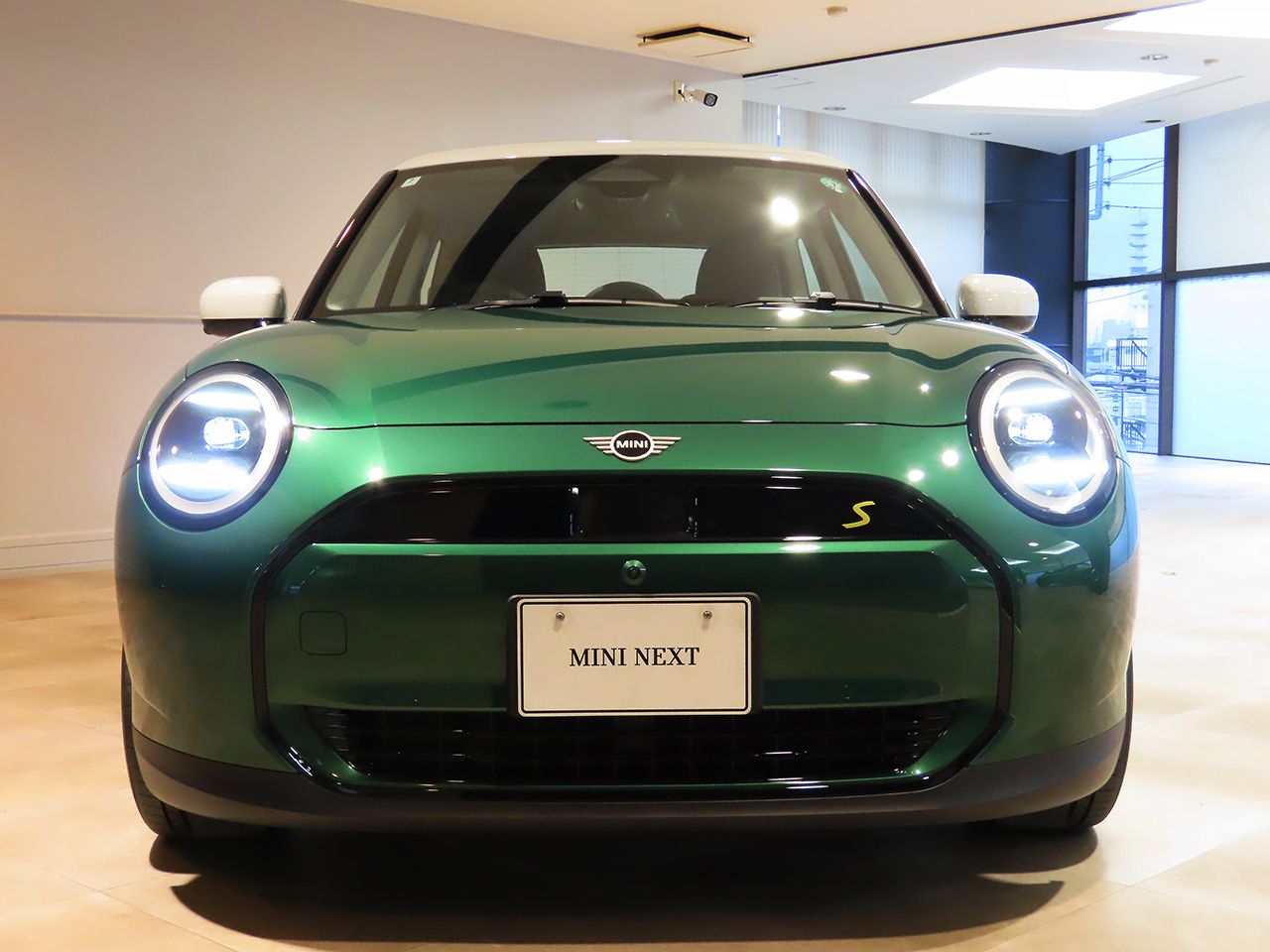 J01 MINI Cooper SE