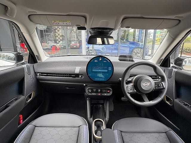 J01 MINI Cooper E