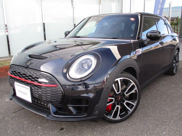 THE MINI JOHN COOPER WORKS CLUBMAN.