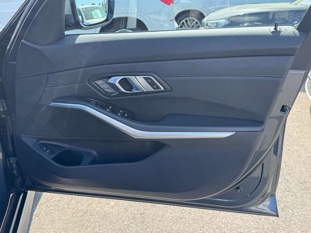 G20 320i Saloon RHD TU