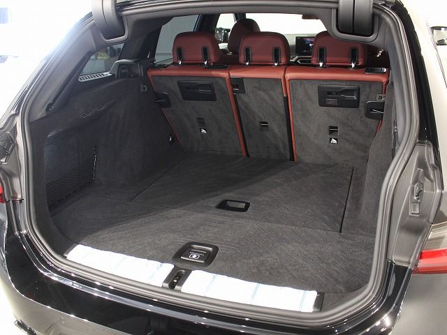 G21 M340i xDrive Touring LCI RHD