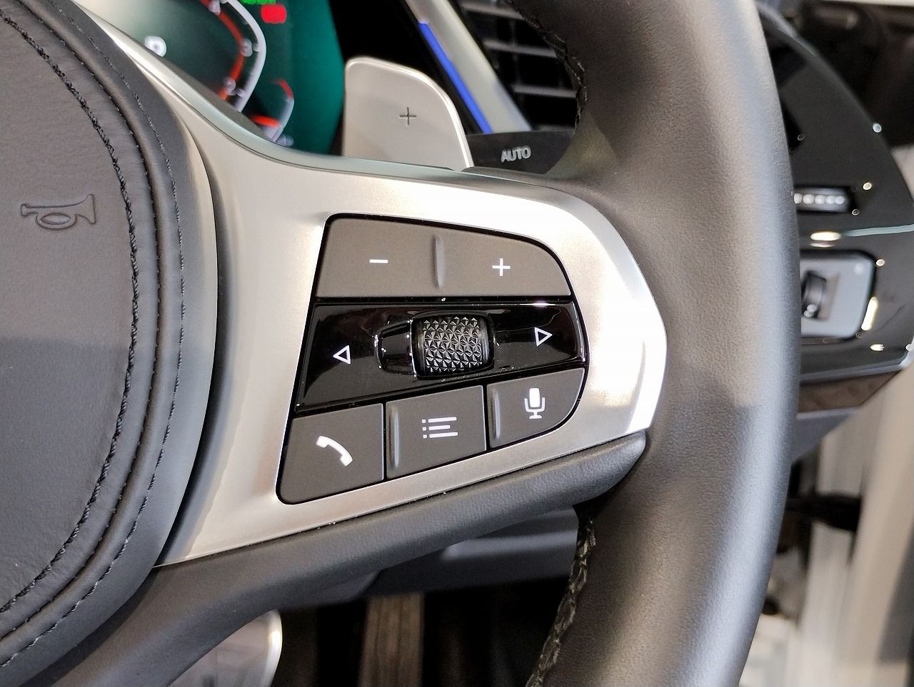 G29 z4 sDrive20i RHD