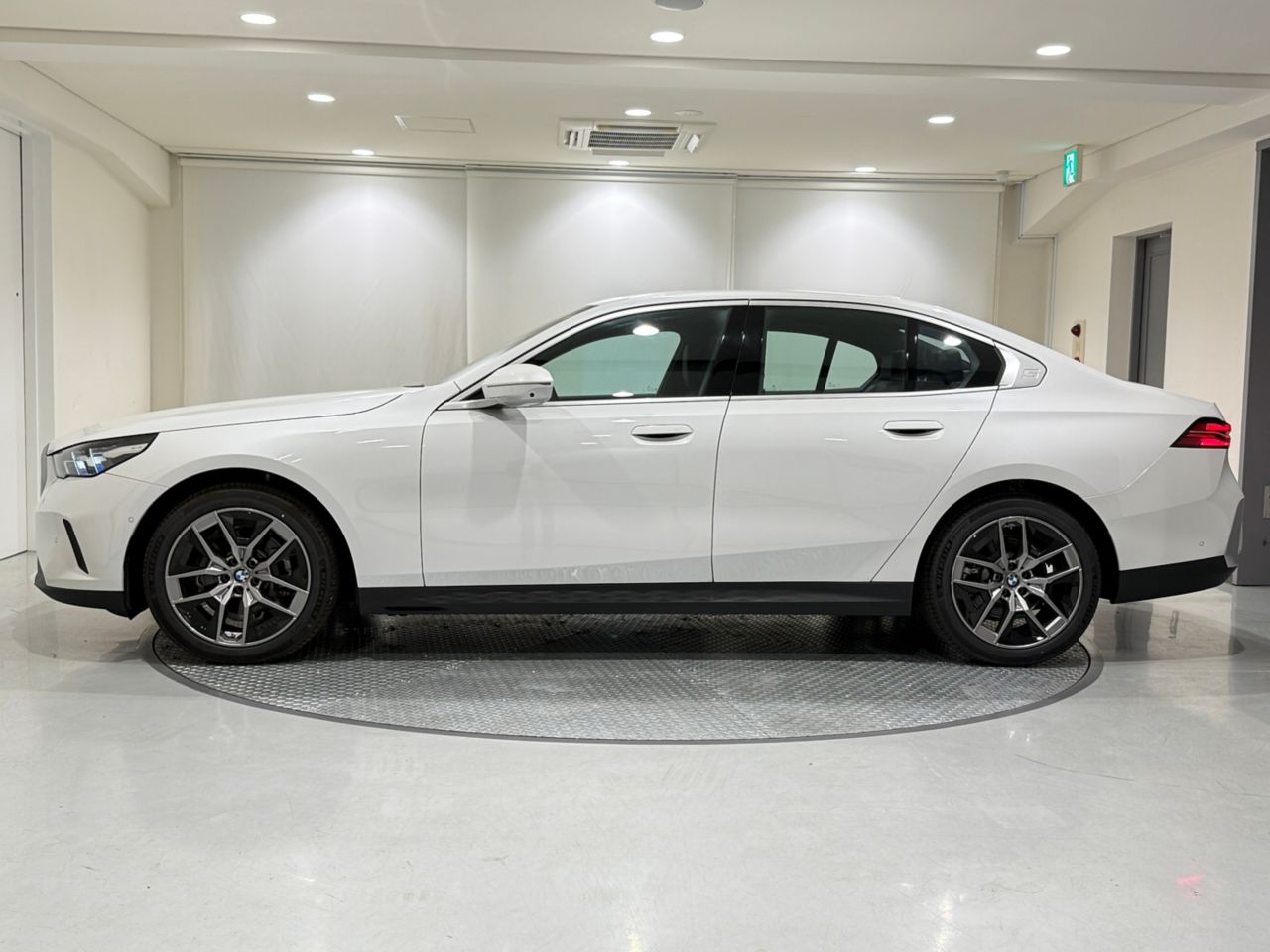 520i Sedan RHD
