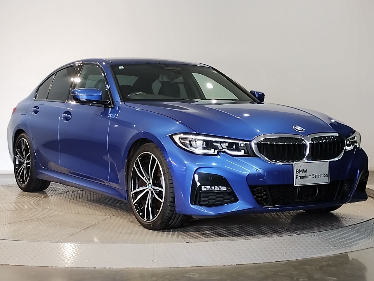 320i Sedan RHD