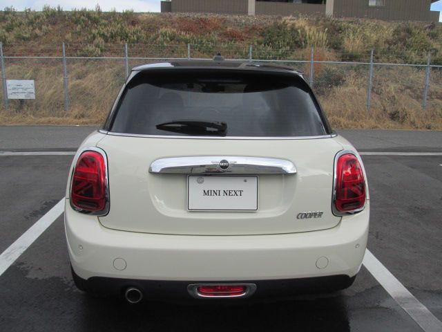 F55 MINI Cooper 5-Door Hatch LCI