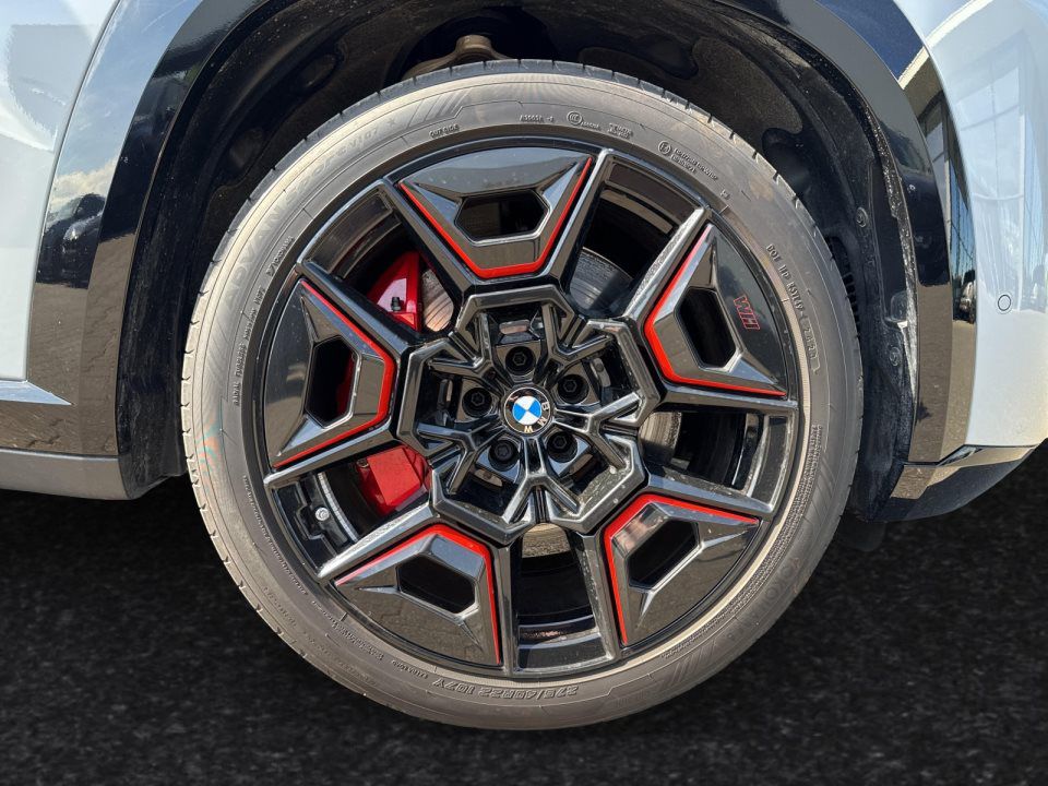 BMW XM