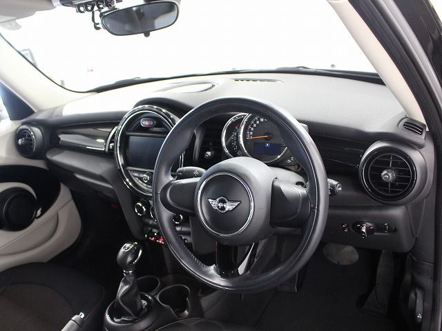 F55 COOPER D (AT)