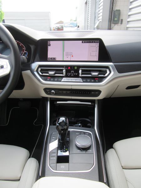 330e Limousine