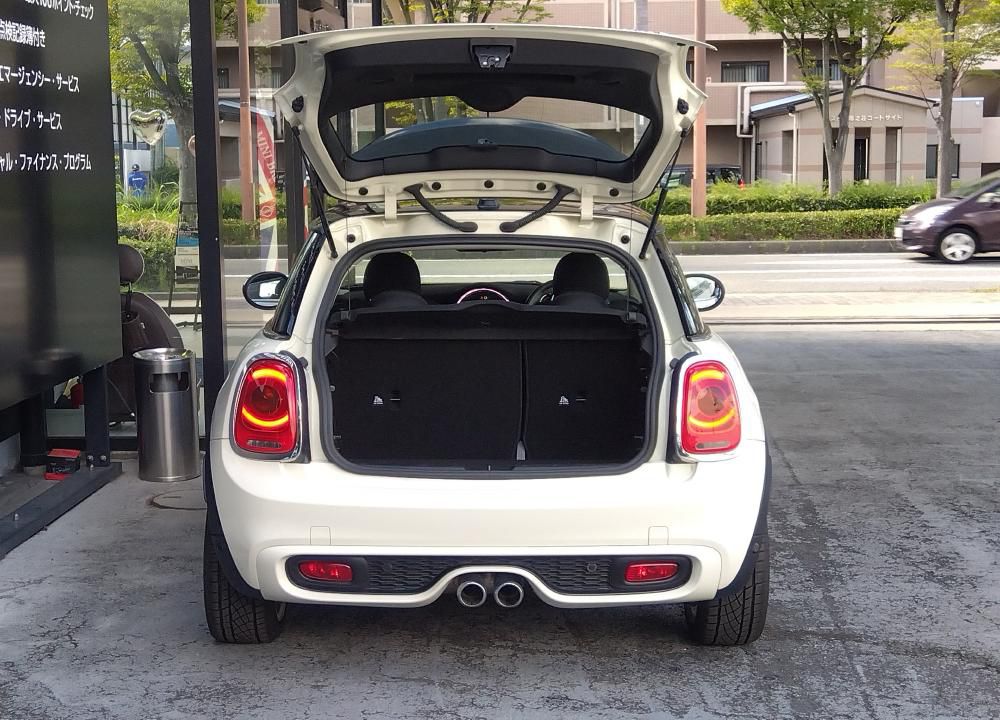 F56 COOPER S D(AT)