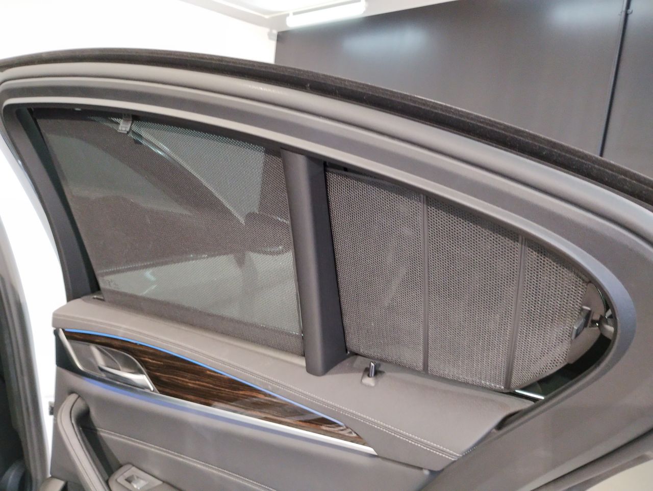 530e Sedan RHD