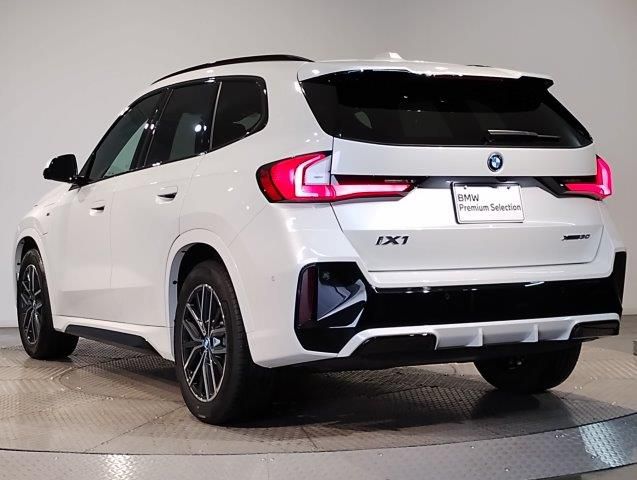 U11 iX1 xDrive30