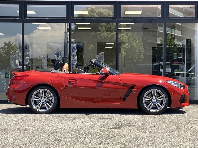 G29 z4 sDrive20i RHD
