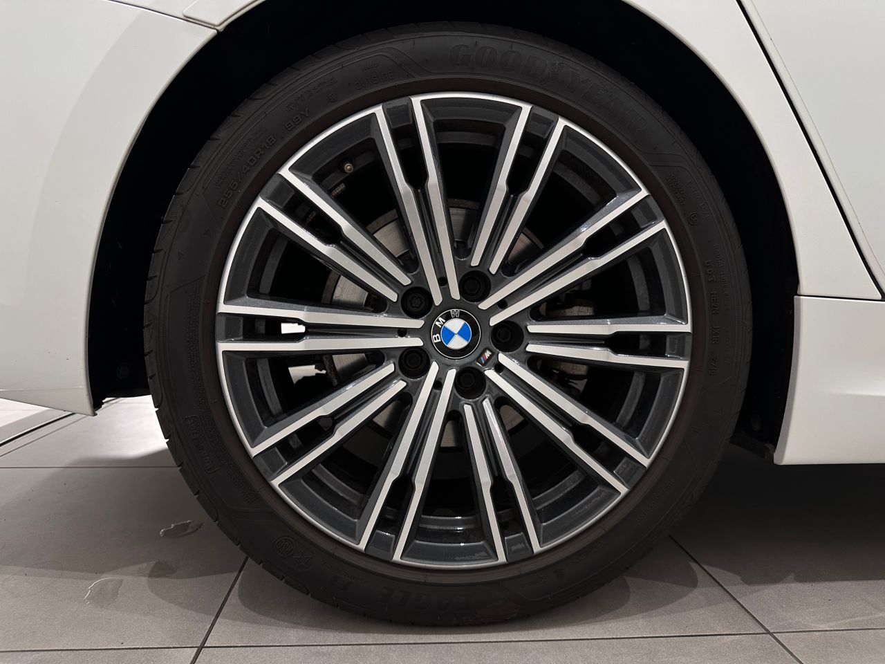 G20 320d xDrive RHD Saloon