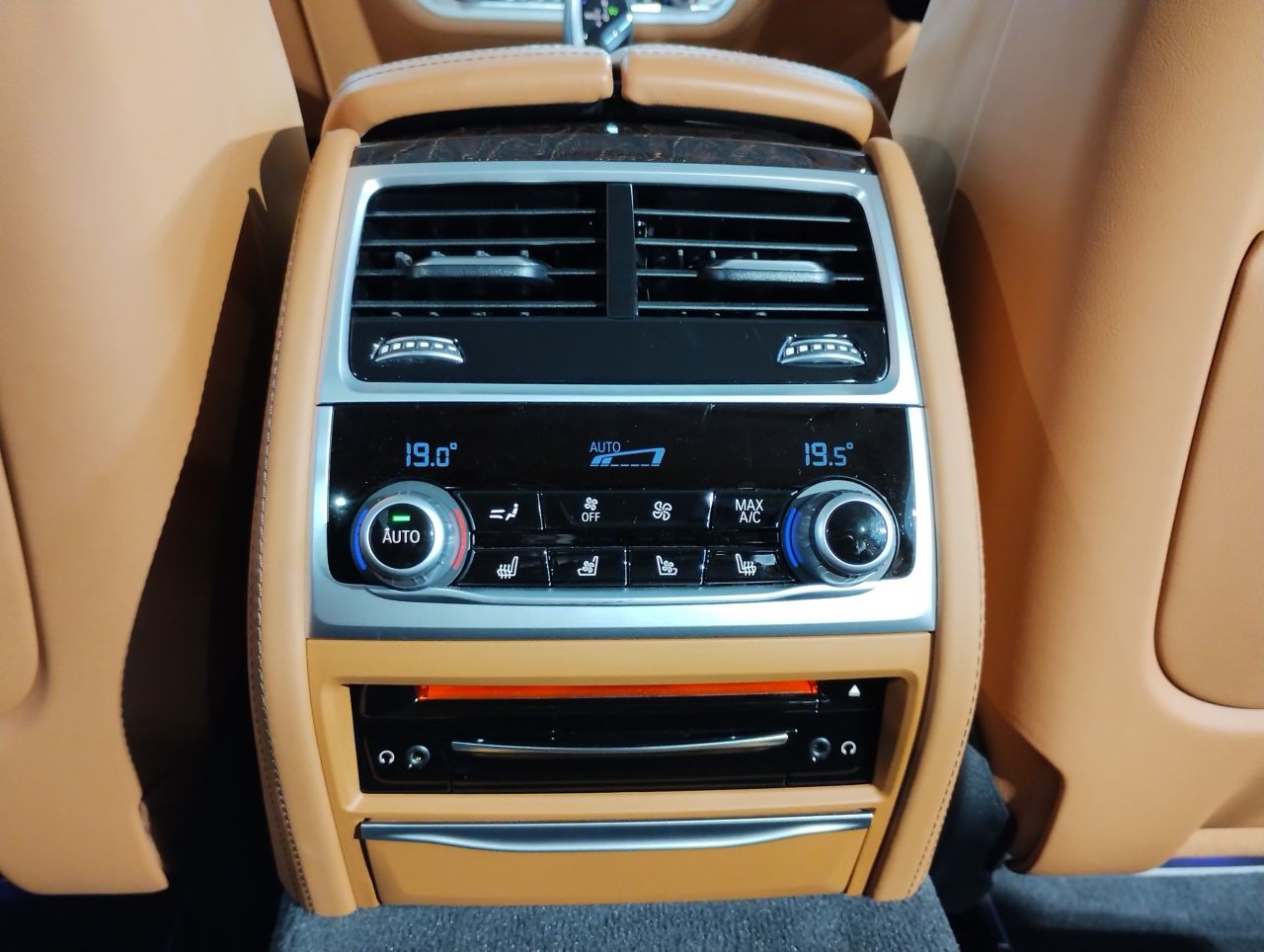 G12 740Li Saloon LCI