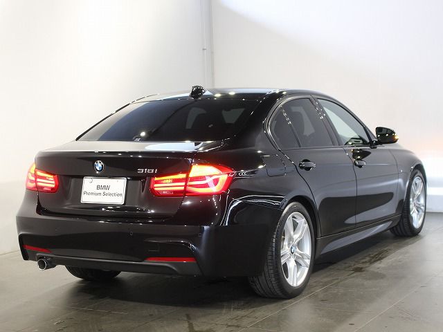 318I SEDAN RHD