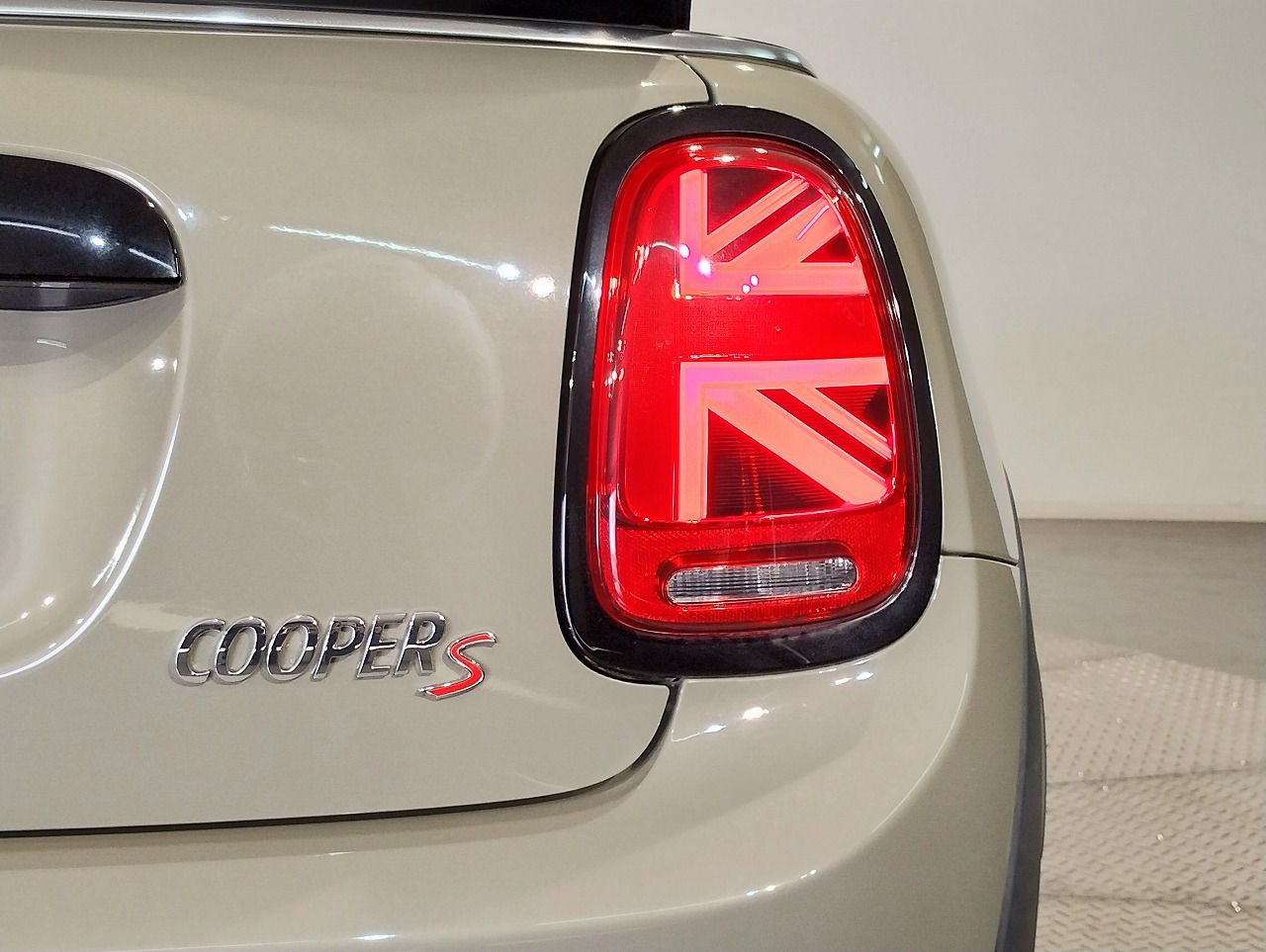 F57 MINI Cooper S Convertible LCI