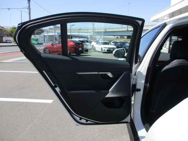 BMW i5 eDrive40 Sedan RHD