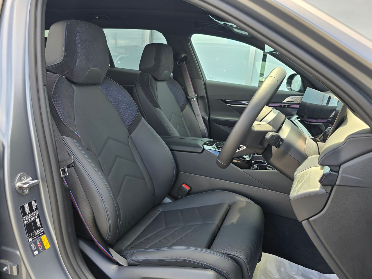 BMW i5 eDrive40 M Sport RHD