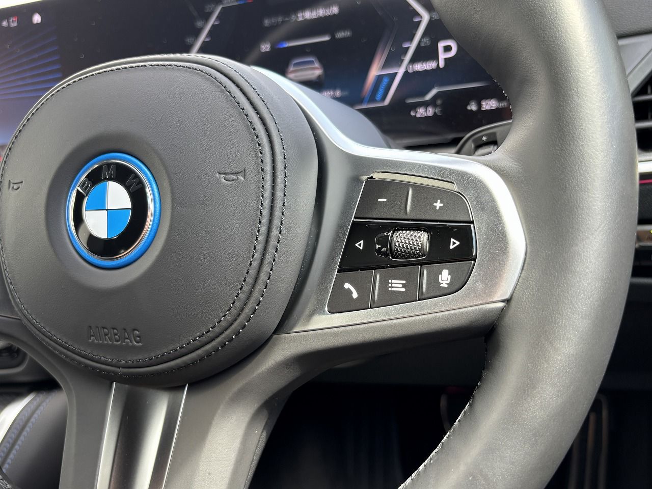 G26 i4 eDrive40 RHD