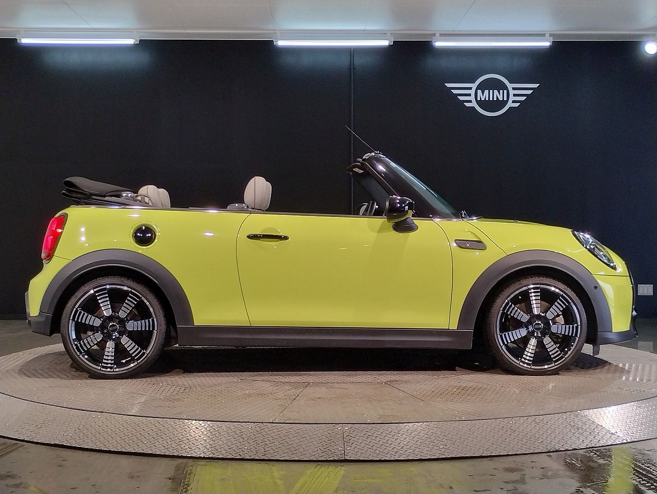 MINI Cooper S Convertible RHD