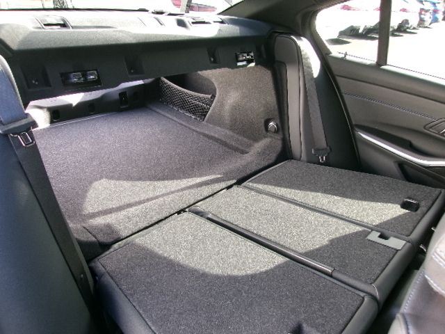 320d xDrive Berline RHD