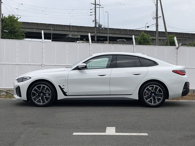 G26 i4 eDrive40 RHD