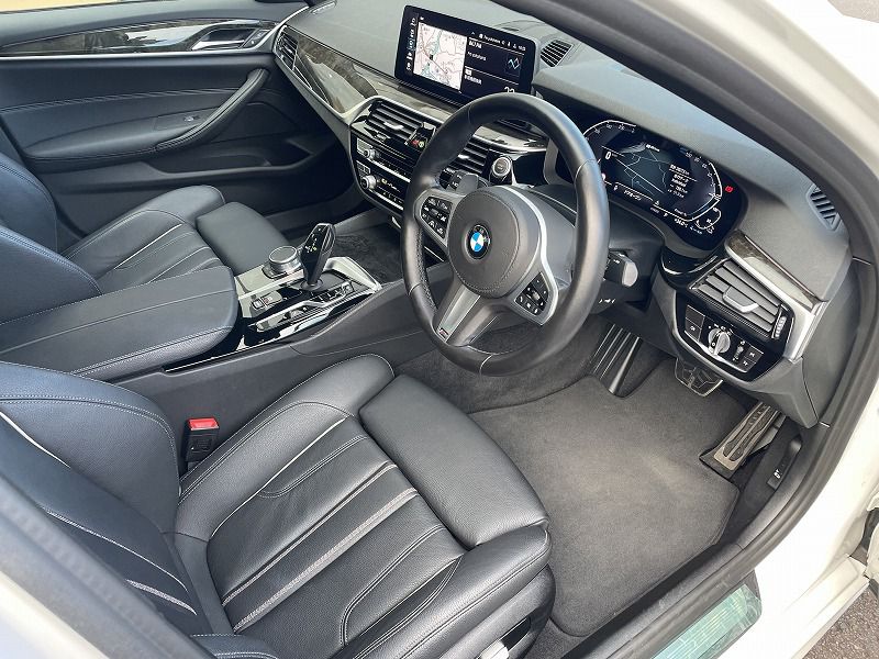 530e Sedan RHD