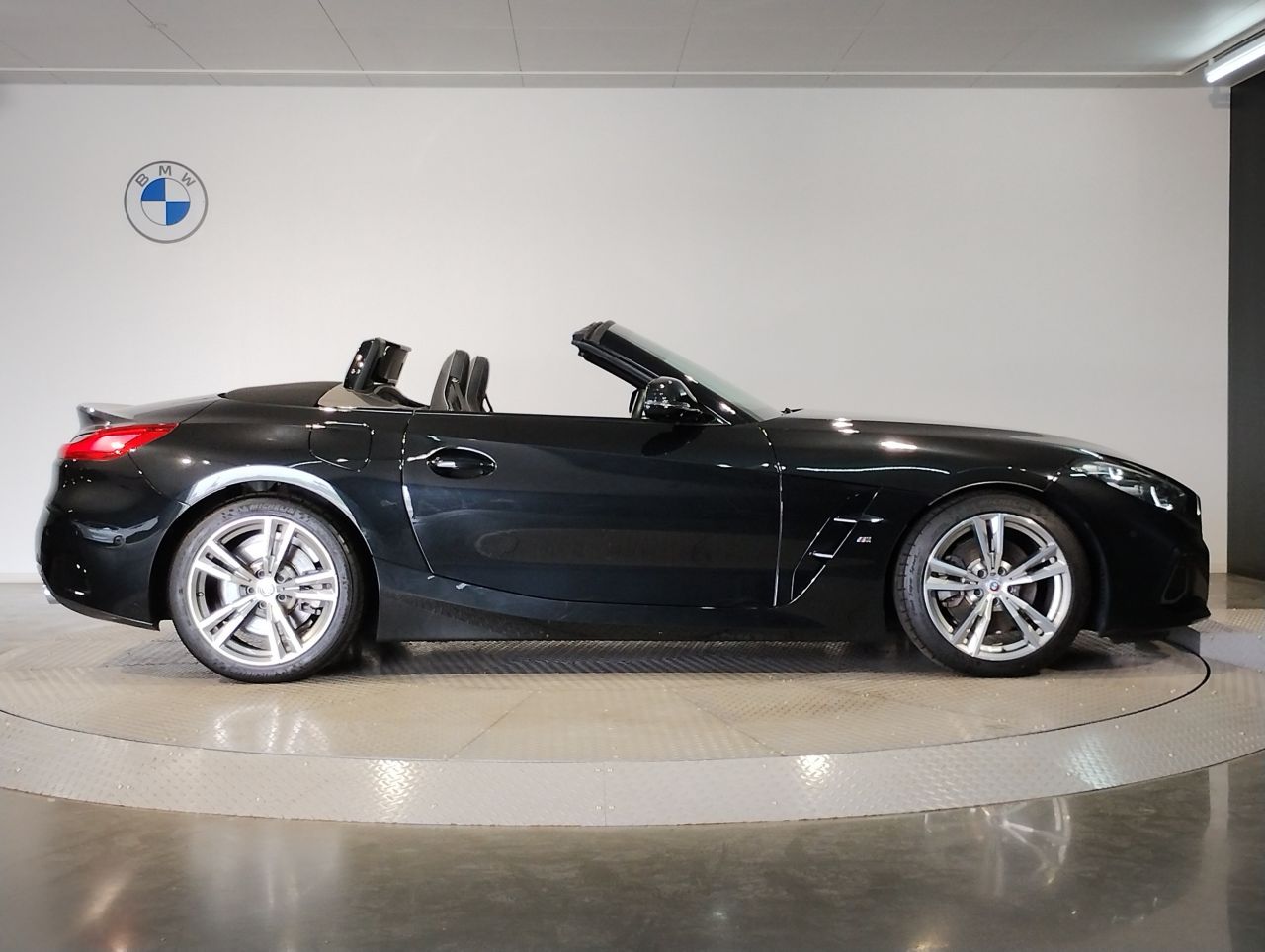 G29 z4 sDrive20i RHD