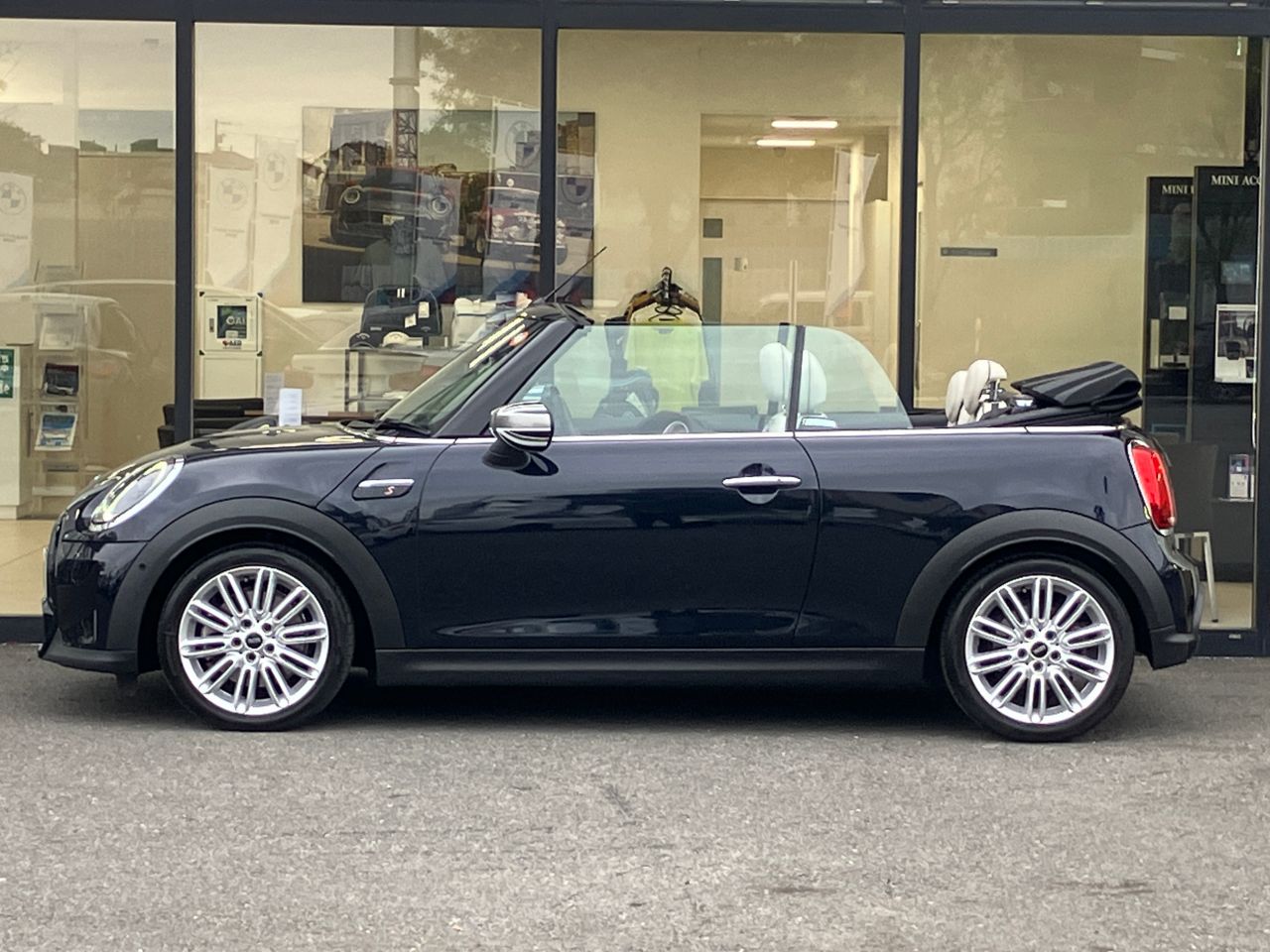 MINI Cooper S Convertible RHD