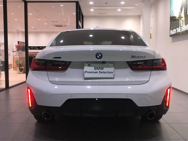 320d xDrive Berline RHD