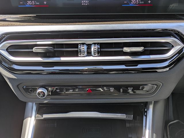 320d xDrive Berline RHD