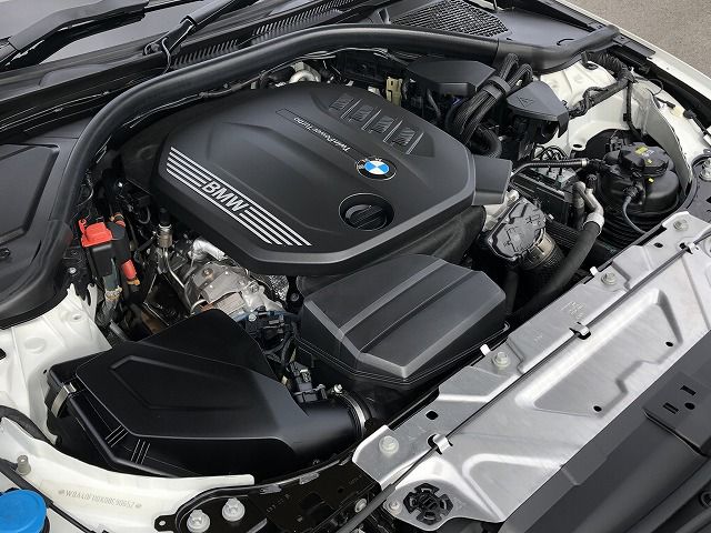 320d xDrive Berline RHD
