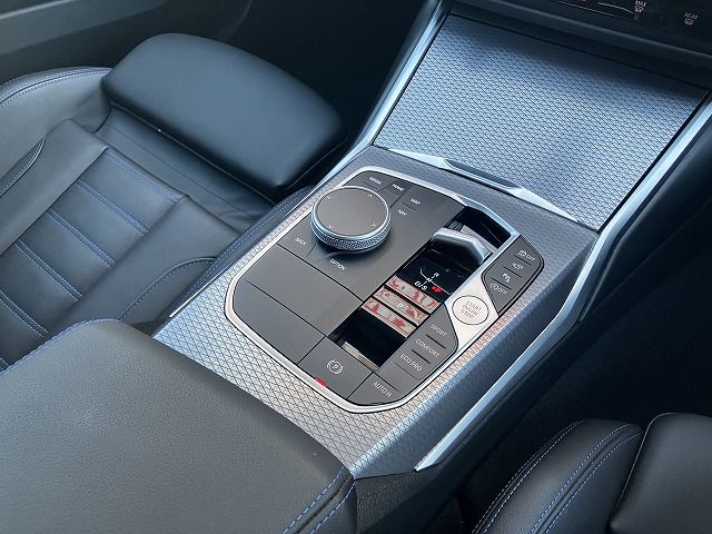 320d xDrive Berline RHD